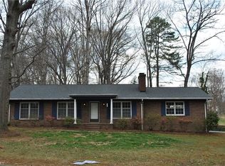 1521 Country Side Dr, Greensboro, NC 27405