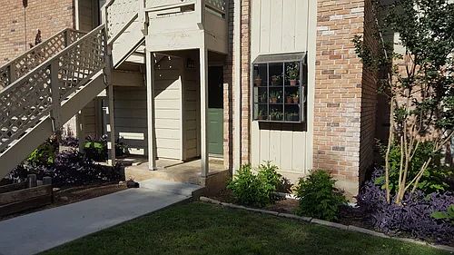 2nd image of 421 W San Antonio St APT E2