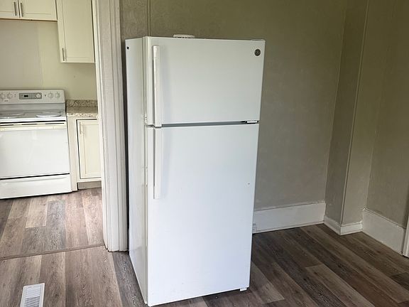 2nd image of 228 E Center St Unit 103