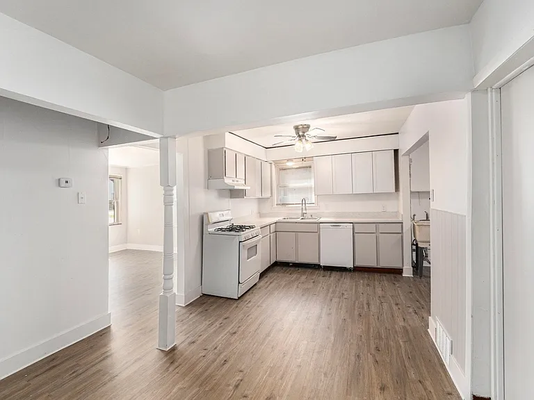 170 Kansas Ave — Photo 5
