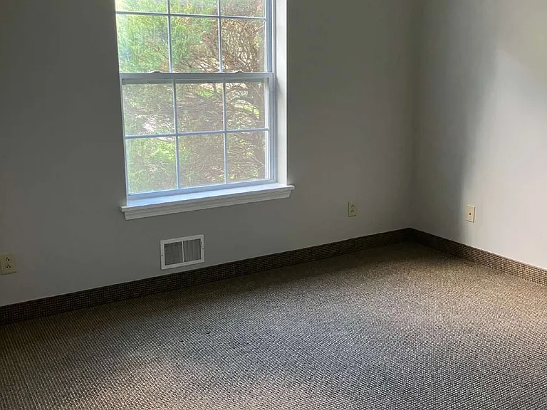 1027 Whitney Rd E #1 — Photo 17