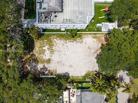 2nd image of 5961 SW 37th Ave