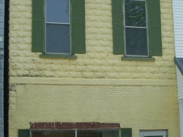 107 S Walnut St, Etna Green, IN 46524