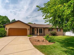 3710 Newton Ct, Middleton, WI 53562