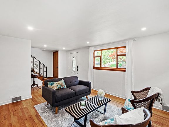 5th image of 425 8th St