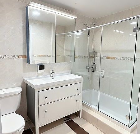 3rd image of 729 40th St #2F