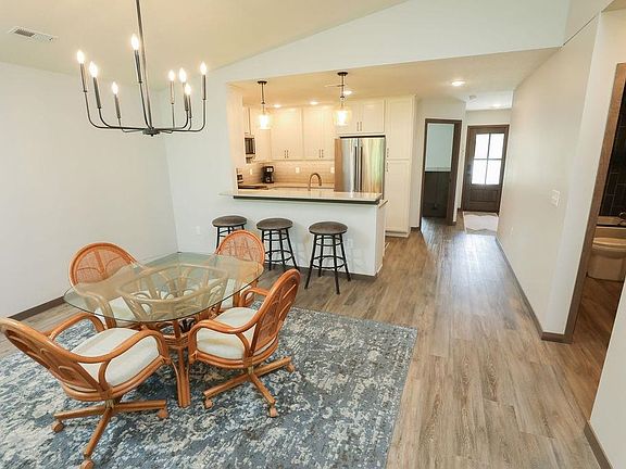3rd image of 1528 Blaines Way