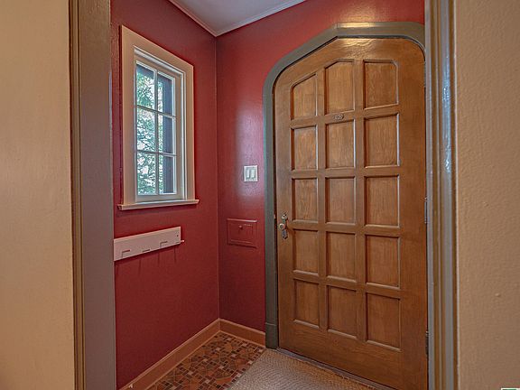 5th image of 2610 E Solway St