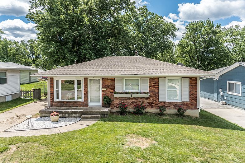 1st image of 2527 Clay Ct