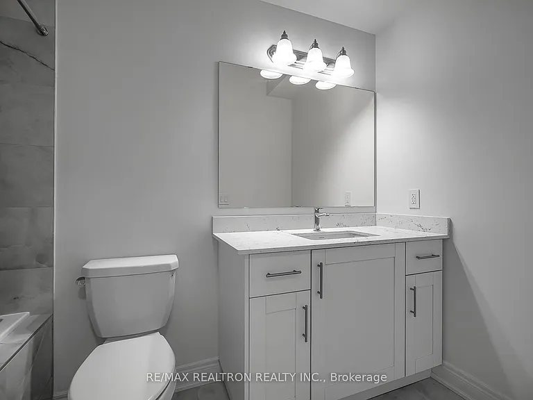 9480 Bayview Ave #4A — Photo 32