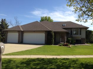 1334 Parkway Blvd, Brookings, SD 57006