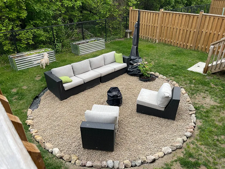 40 Kirby Ave — Photo 26