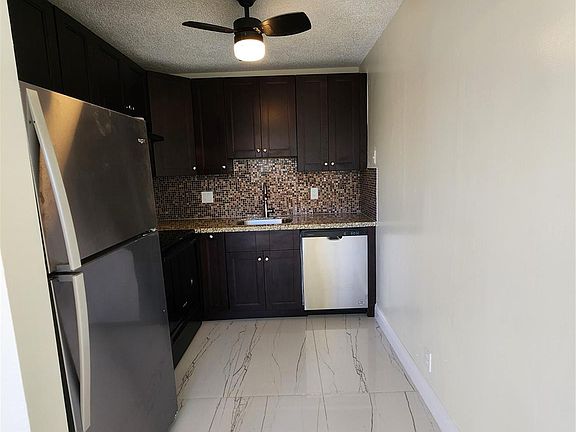 4th image of 600 Village Green Ct APT 309