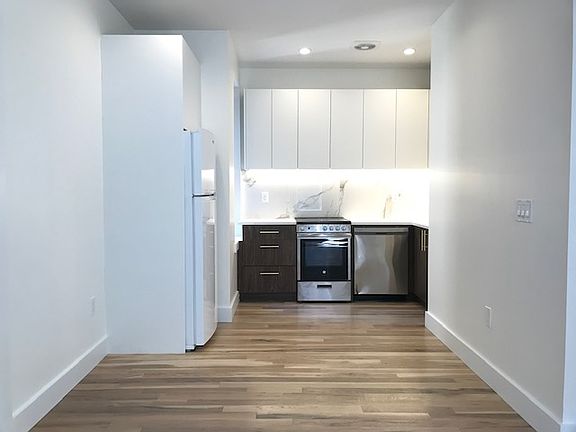 3rd image of 571 Lincoln Pl #2C