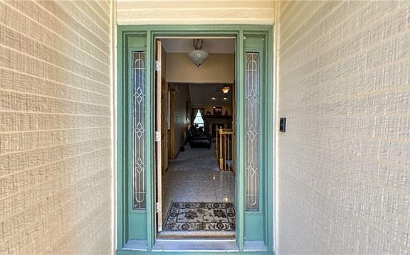 4th image of 3332 Gateway Dr