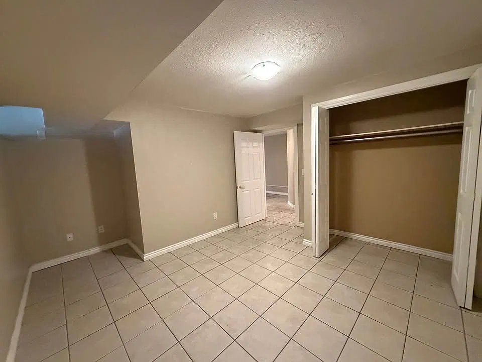 2 bed, 2130 sqft, $1,400 — Photo 3