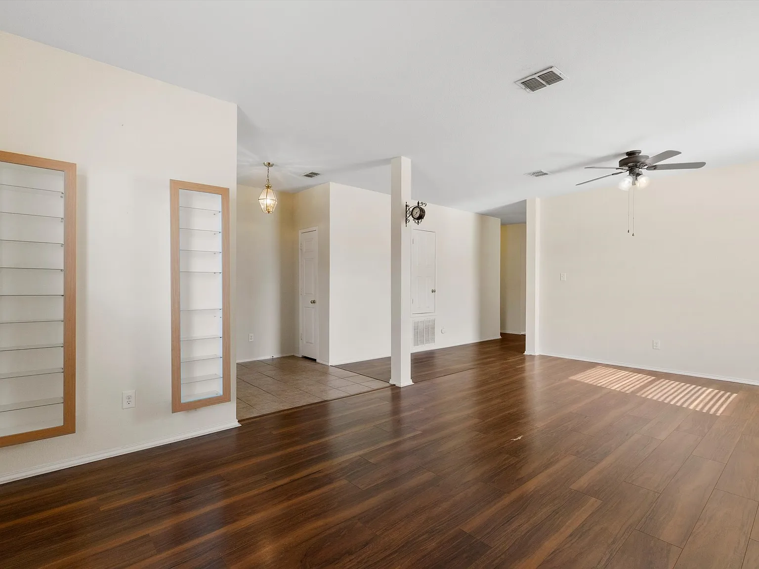 4 bed, 2297 sqft, $2,600 — Photo 2