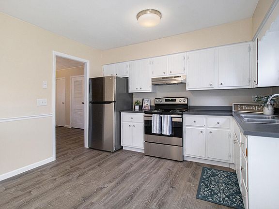 5th image of 813 Shumway Ave