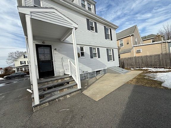 3rd image of 12 Genoa Ave Floor 2