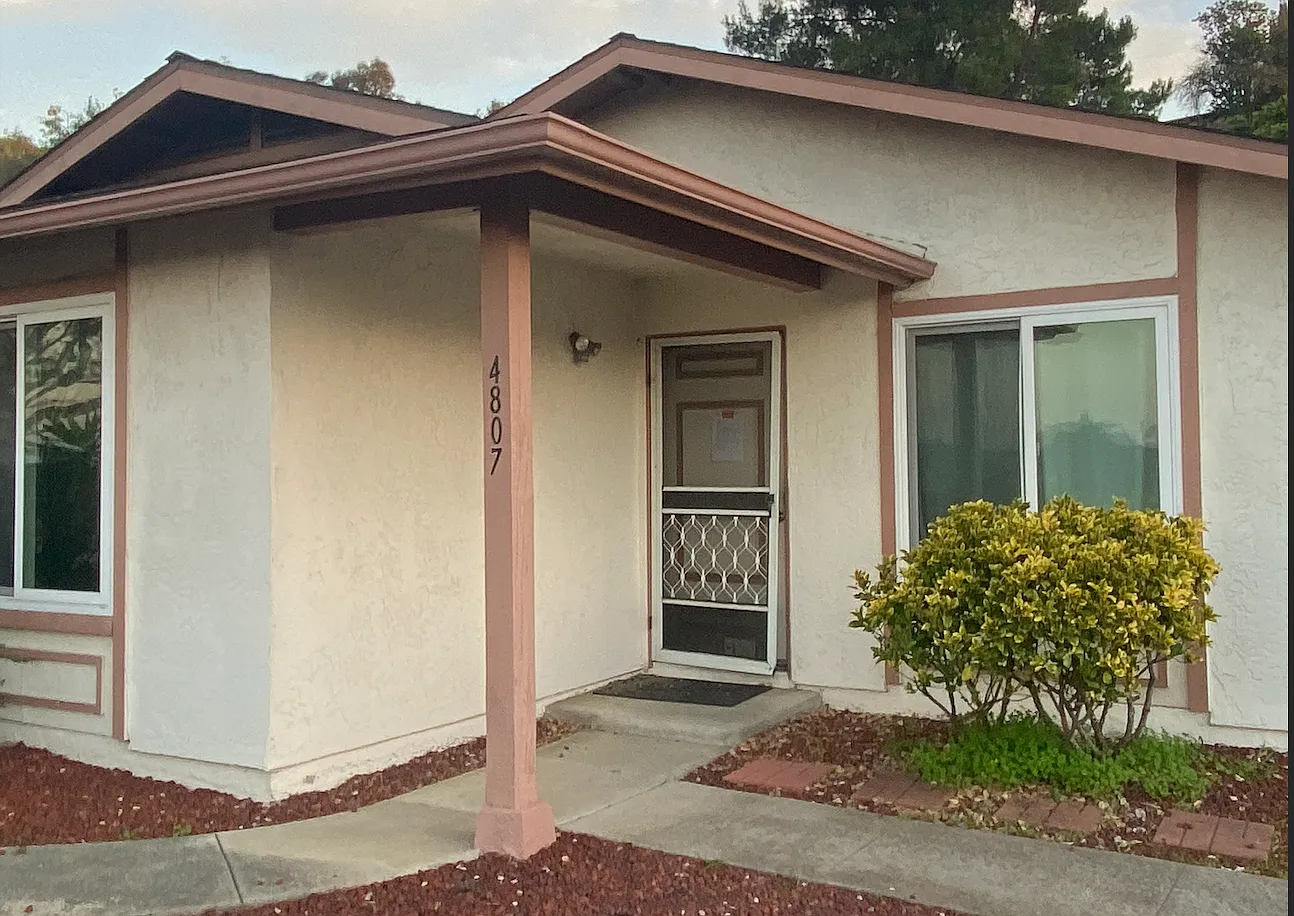 2 bed, 873 sqft, $3,200 — Photo 3