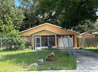 1220 Tuskegee St, Leesburg, FL 34748