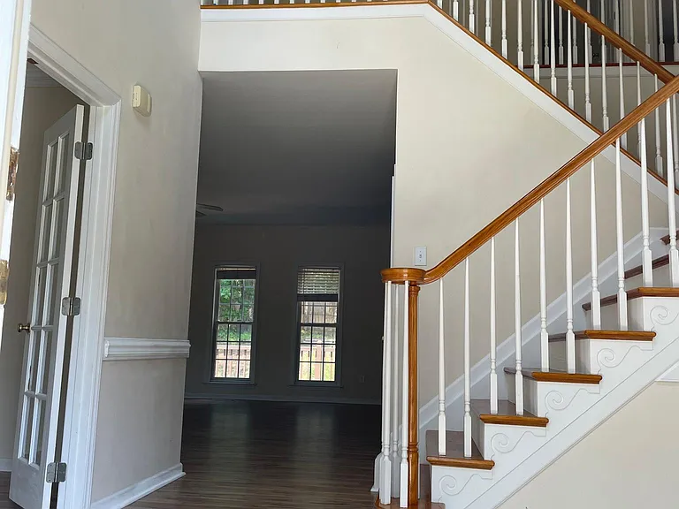 106 Hoboken Ct — Photo 13