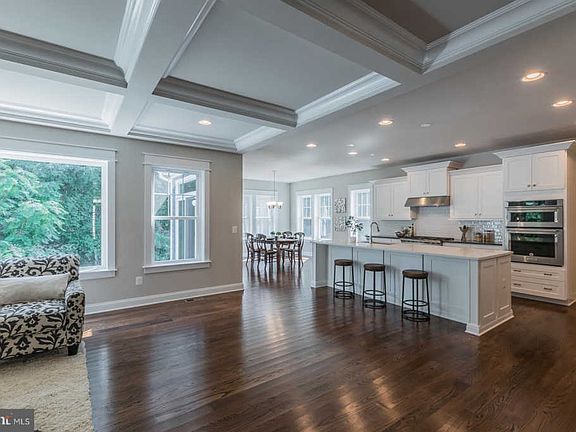 5th image of 4507 Carrico Dr