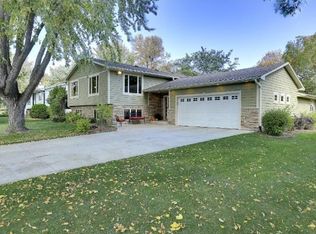 288 Lakeview Terrace Blvd, Waconia, MN 55387