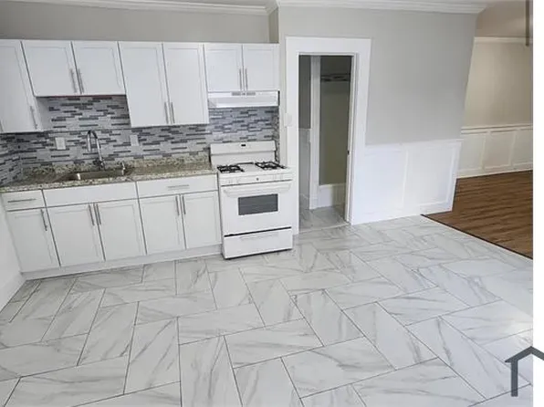 1518 Pembroke St, Bridgeport, CT