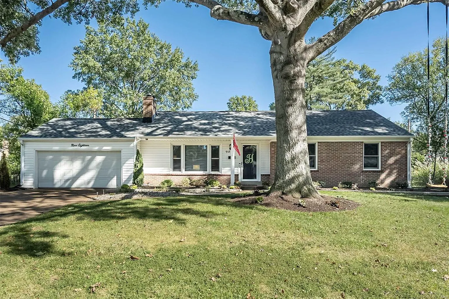 918 Rochdale Dr photo 1