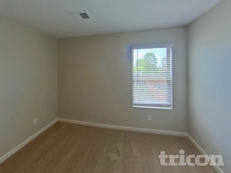 1405 Veranda Ln — Photo 13
