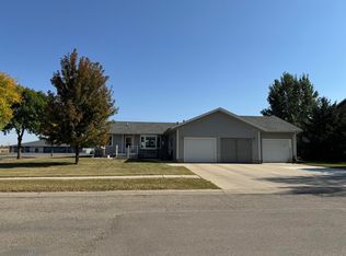 1532 N 20th St, Aberdeen, SD 57401