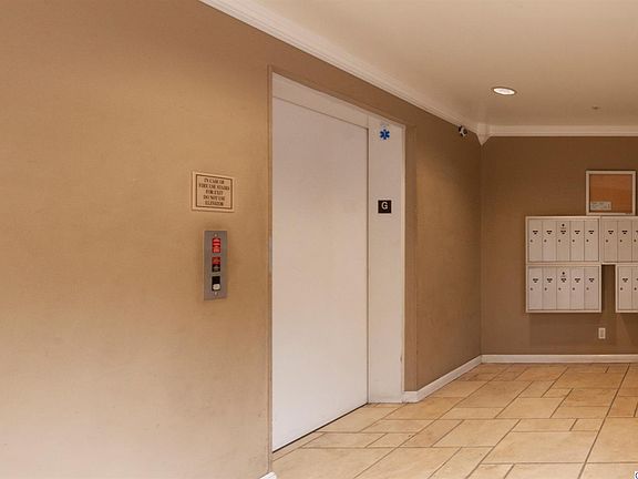 3rd image of 12407 Moorpark St APT 204