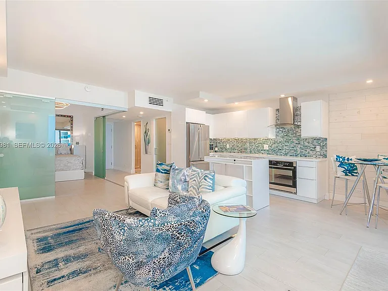 2301 Collins Ave #941 — Photo 12