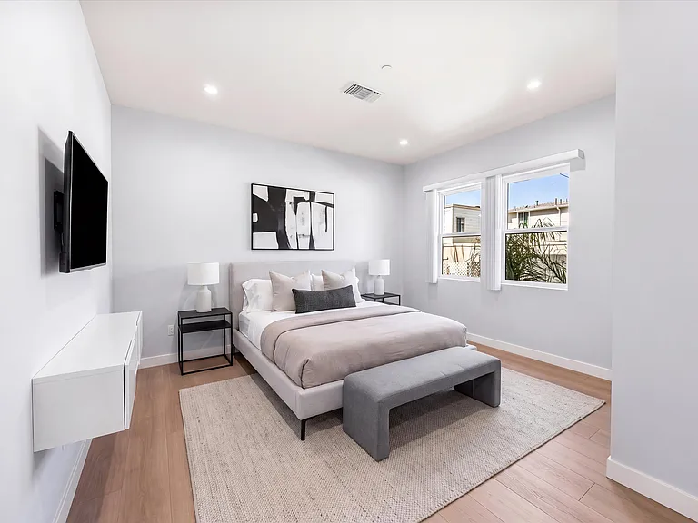 1714 Del Valle Ave #B — Photo 7