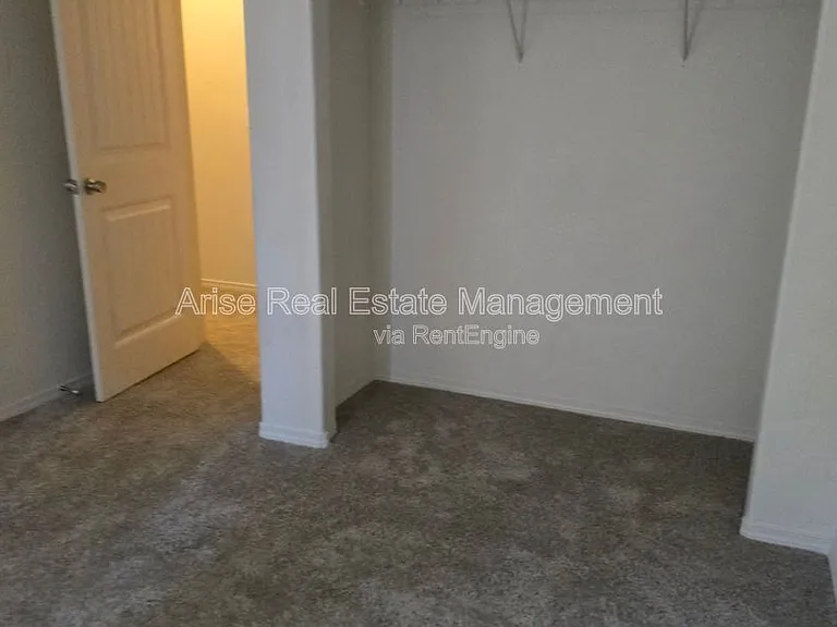 803 SE Kierra Pl — Photo 9