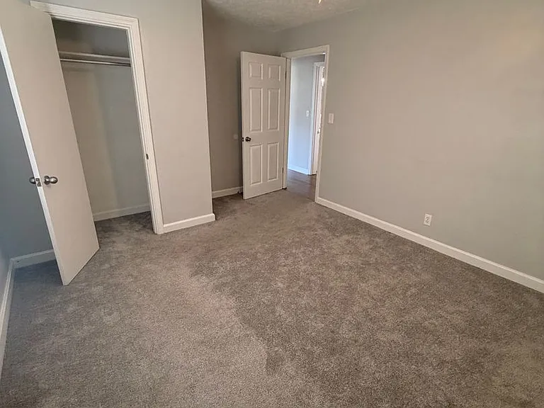 5015 Wellsworth Ave — Photo 8