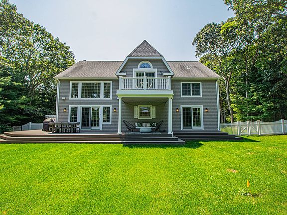 4th image of 61 Glenwood Ln