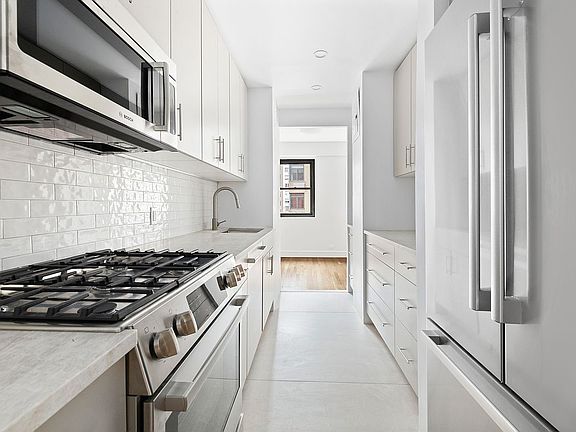 3rd image of 176 E 77th St #4LA