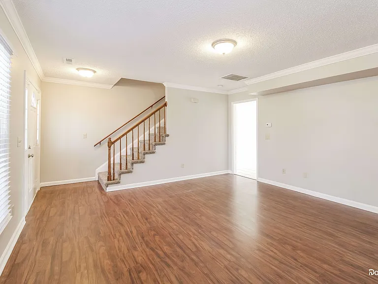 100 Buena Vista Ave — Photo 6
