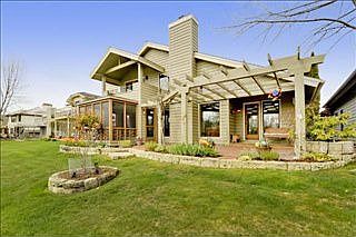 3rd image of 4842 N Lakeview Pl