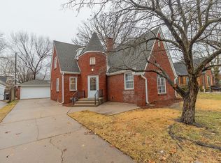 153 N Parkwood Ln, Wichita, KS 67208