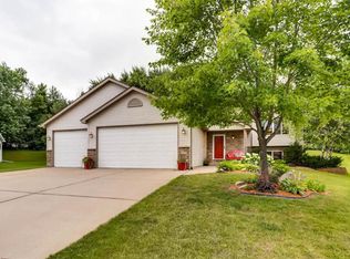 7497 31st Street Pl N, Oakdale, MN 55128