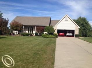 4069 Brookstone Ct, Howell, MI 48843