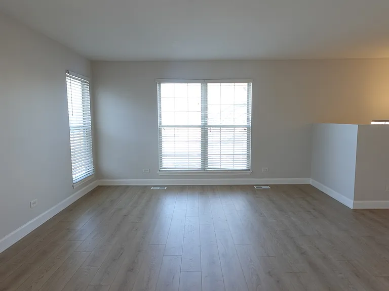 881 Essex Cir #881 — Photo 12