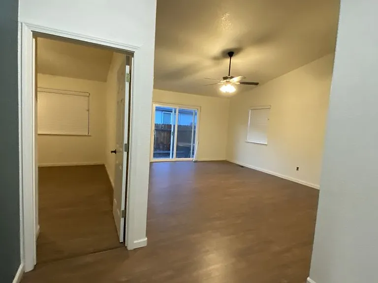 3044 Austin Ln — Photo 3