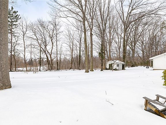 2nd image of 190 Courtly Cir