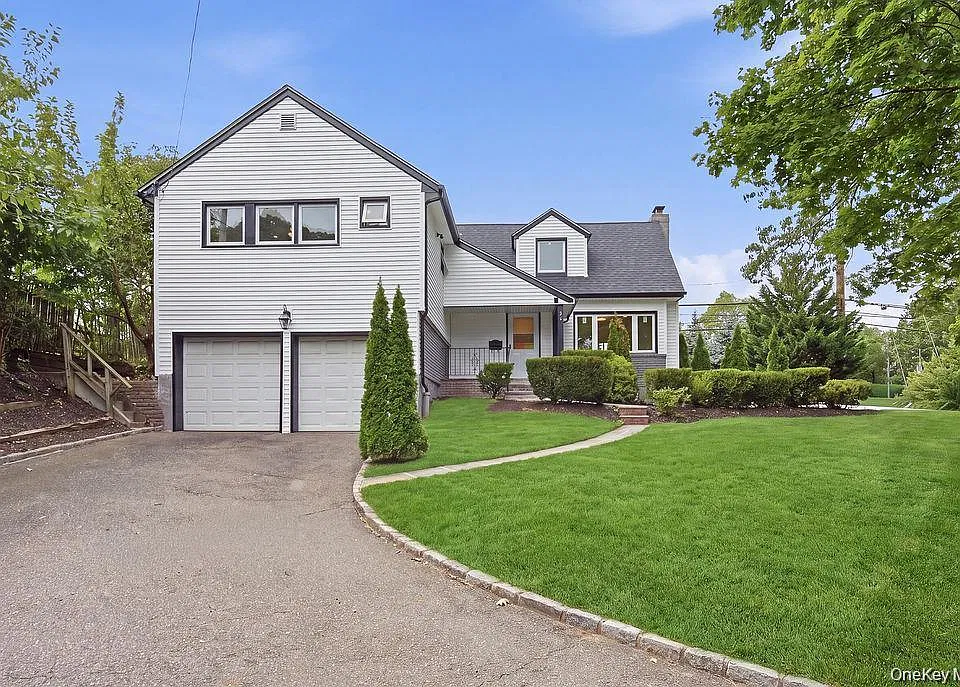 84 Middle Neck Rd