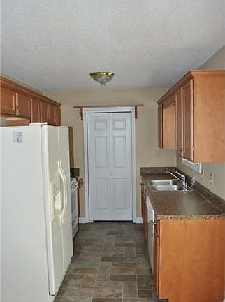 4th image of 2649 Cummings Cir
