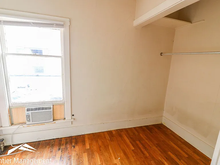412 N 11th — Photo 5